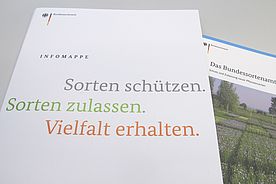 two brochures of the Bundessortenamt