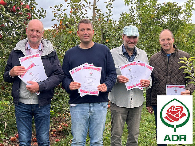 4 Z&uuml;chter mit den Auszeichnungen f&uuml;r ADR-Rosen 2024